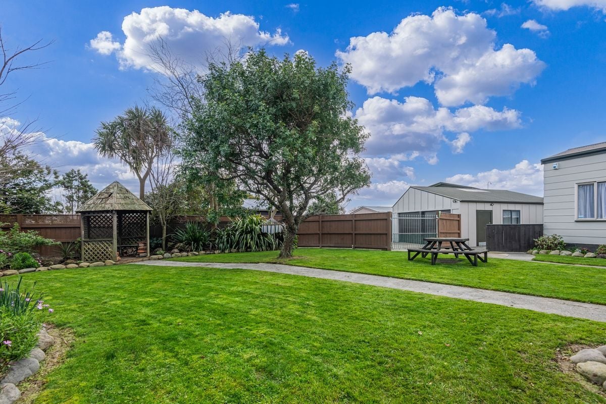 31 Rosedale Crescent, Cloverlea, Palmerston North - Carousel 23