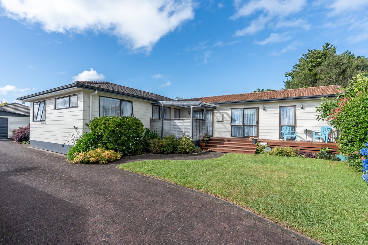 8 Olive Place, Nawton, Hamilton - Carousel 1