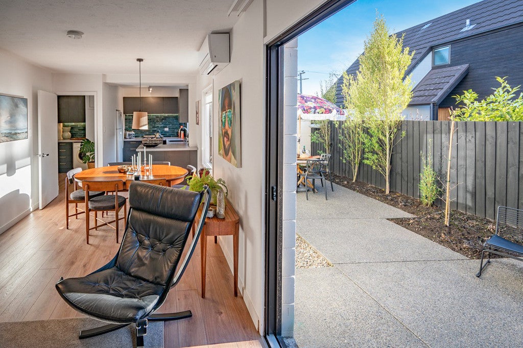 2/72 Abberley Crescent, St Albans, Christchurch - Carousel 1