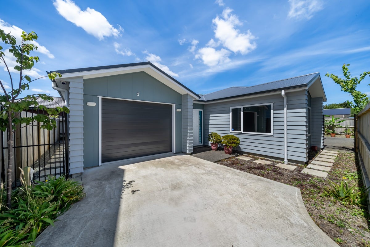 2 Climie Way, Trentham, Upper Hutt - Carousel 1