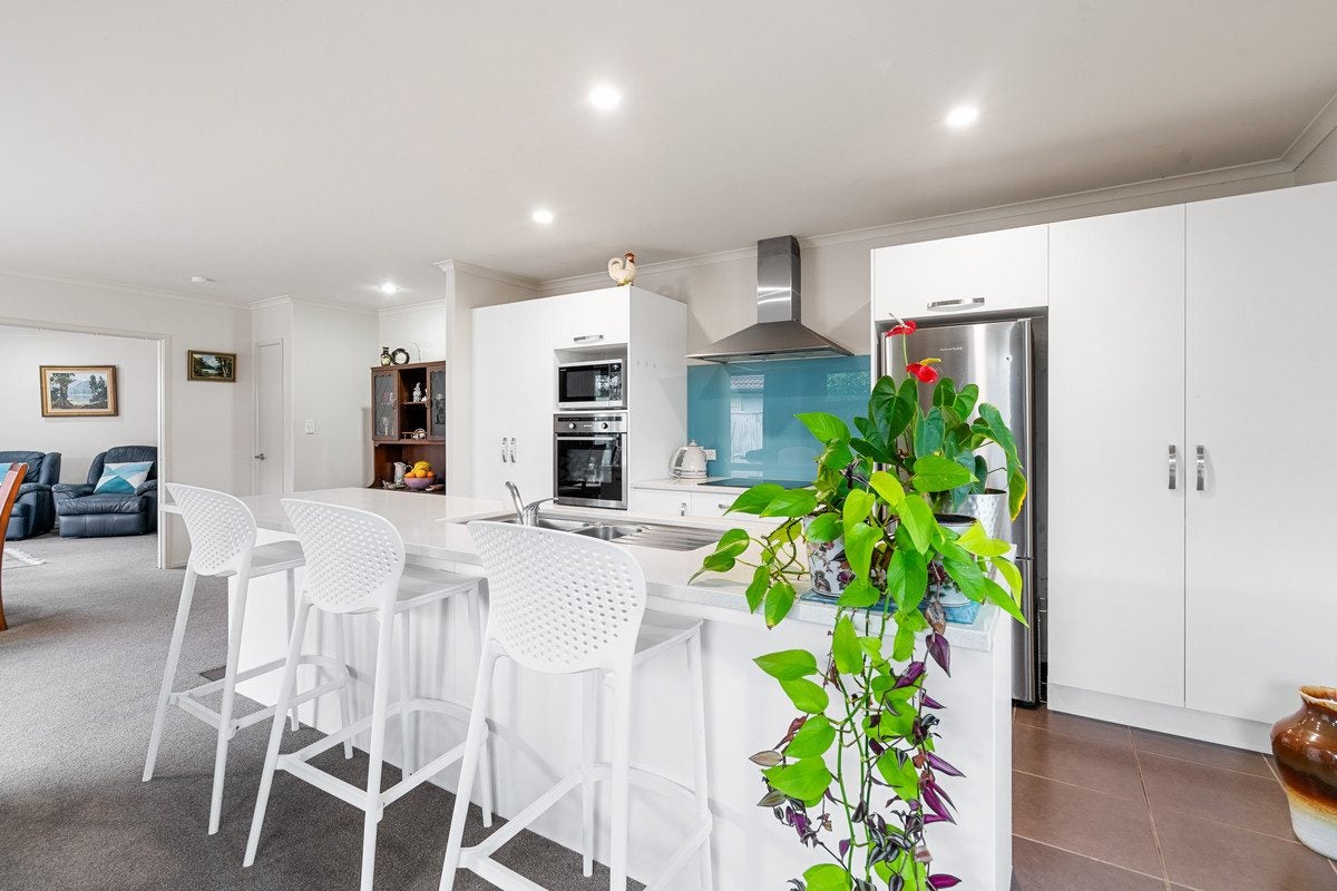 33 Carrington Drive, Papamoa Beach, Papamoa - Carousel 2