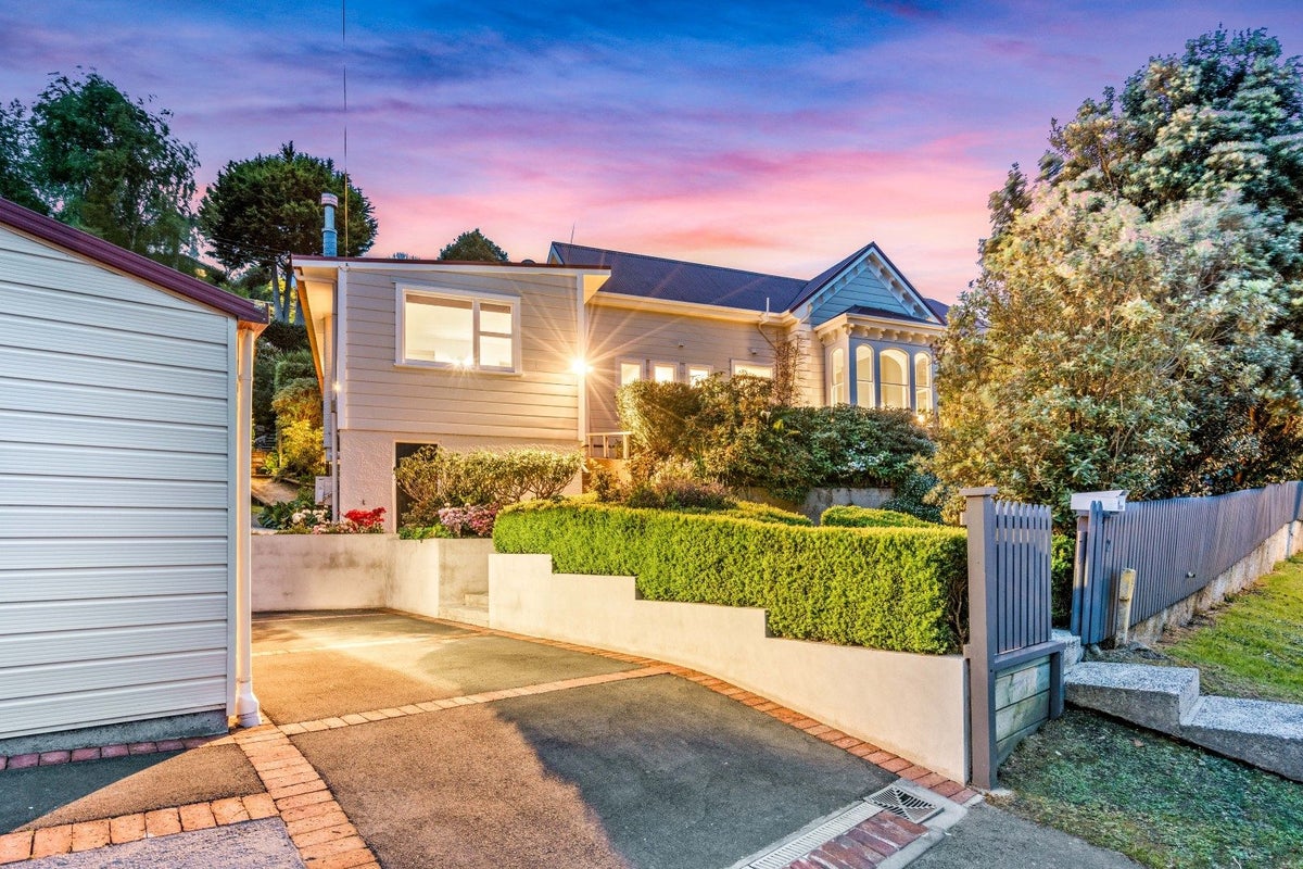 2 Motu Street, Saint Clair, Dunedin - Carousel 2