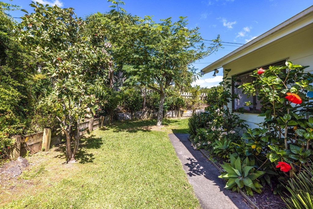 39 Ocean Road, Surfdale, Waiheke Island - Carousel 2