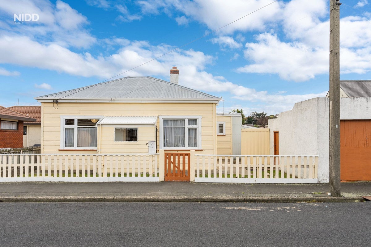 7 Eskvale Street, Saint Kilda, Dunedin - Carousel 1