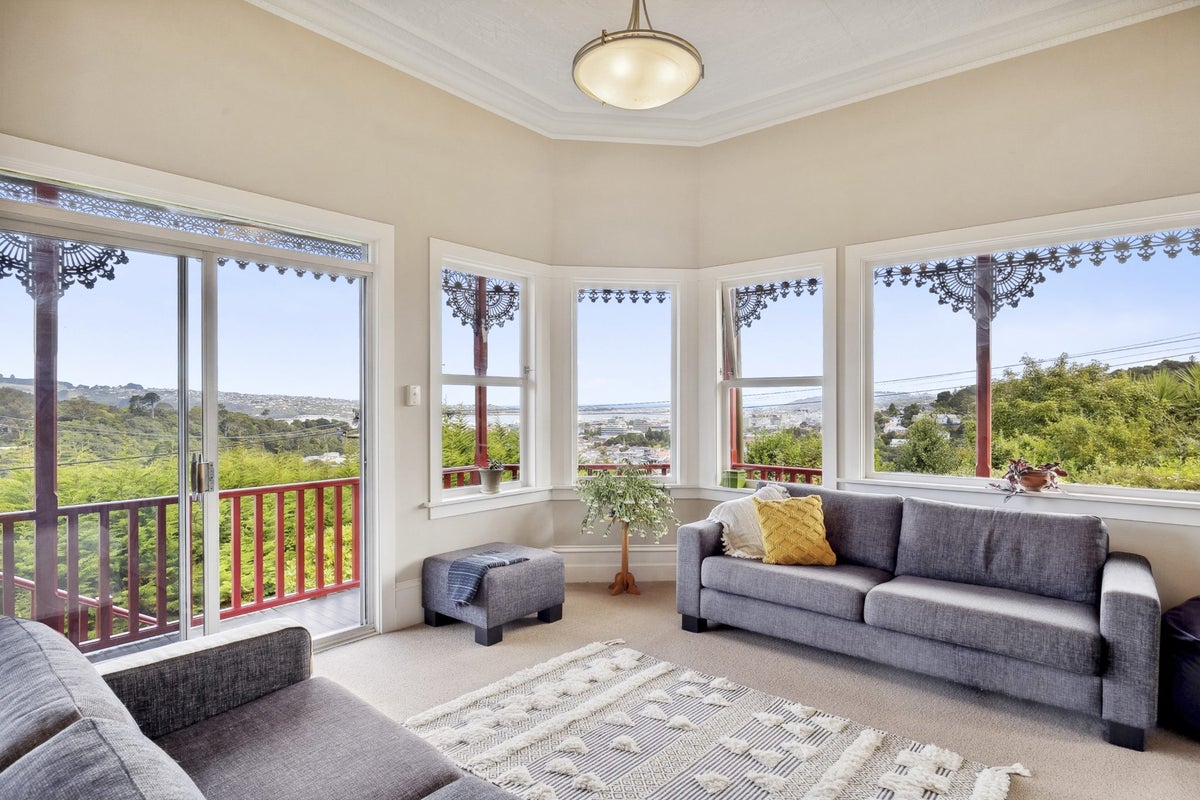 2 Clifford Street, Dalmore, Dunedin - Carousel 1
