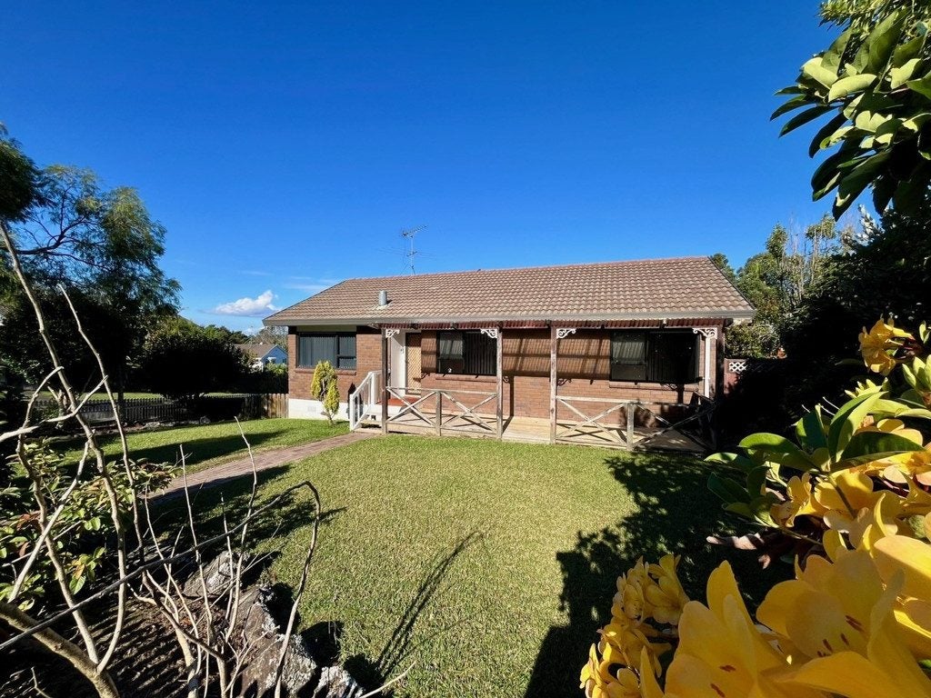 1 John Webster Place, Glen Eden, Auckland - Carousel 1