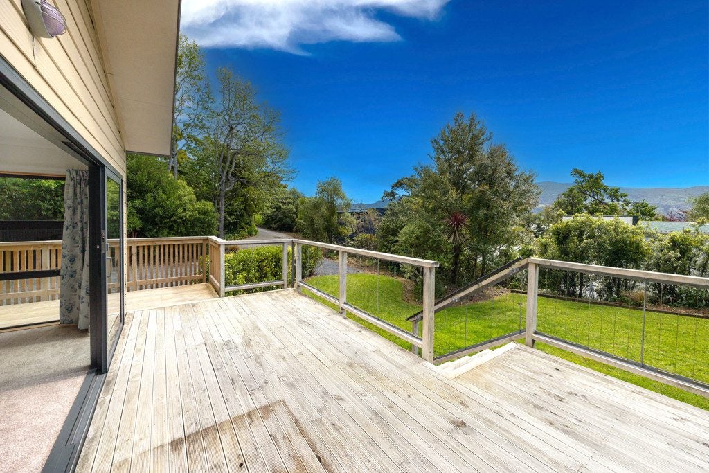 11 Marion Street, Macandrew Bay, Dunedin - Carousel 2