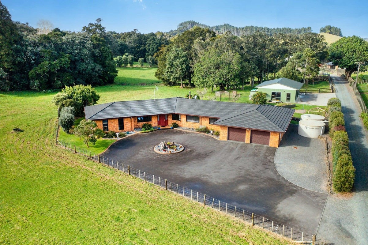 220 Ngunguru Road, Whangarei - Carousel 1