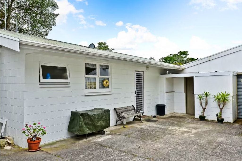 1 Whyte Street, Hamilton East, Hamilton - Carousel 1