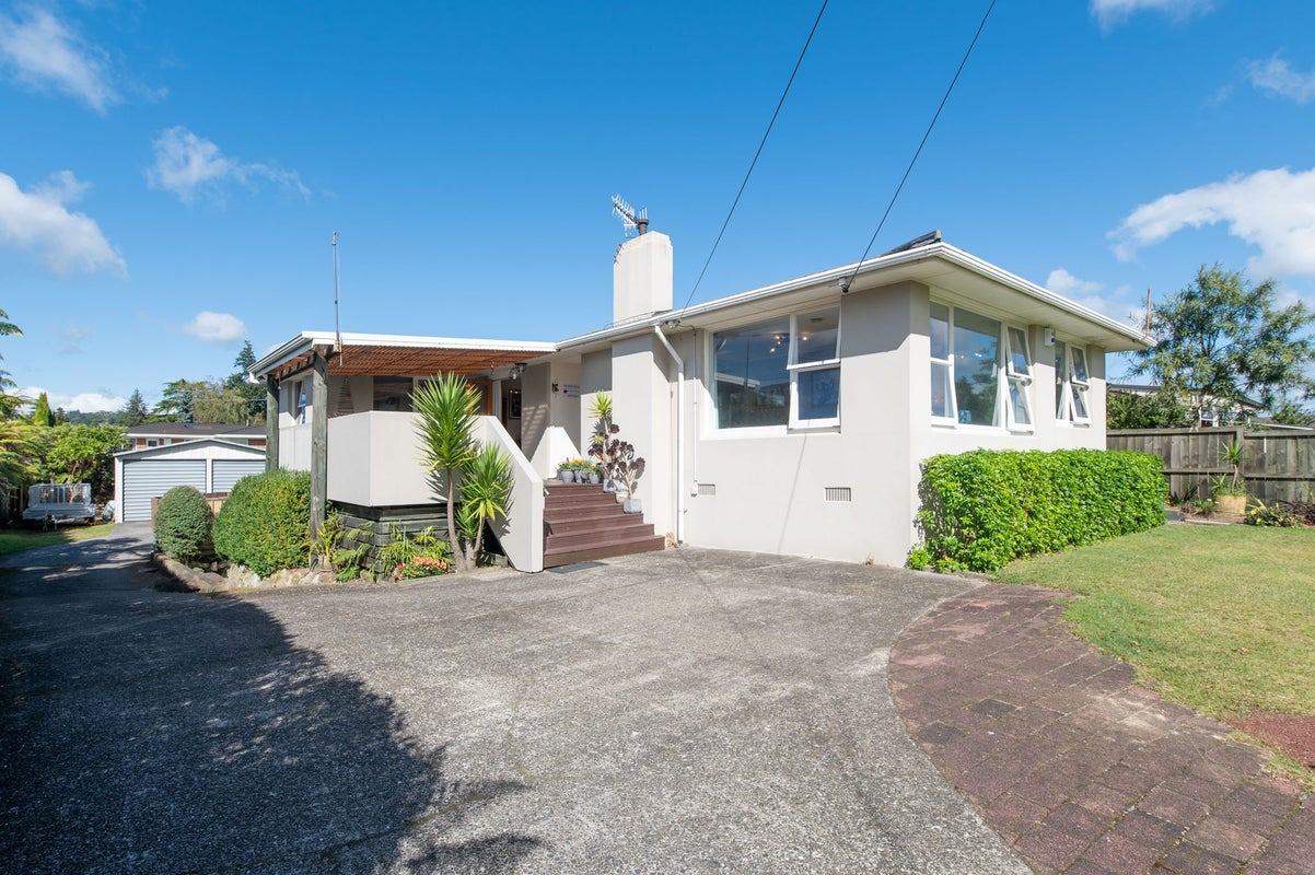 30 Carlton Street, Glenholme, Rotorua - Carousel 16