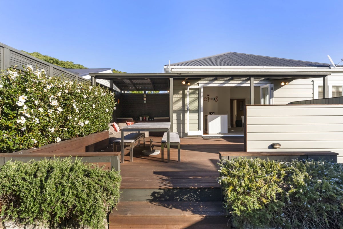 53 Gribblehirst Road, Sandringham, Auckland - Carousel 2