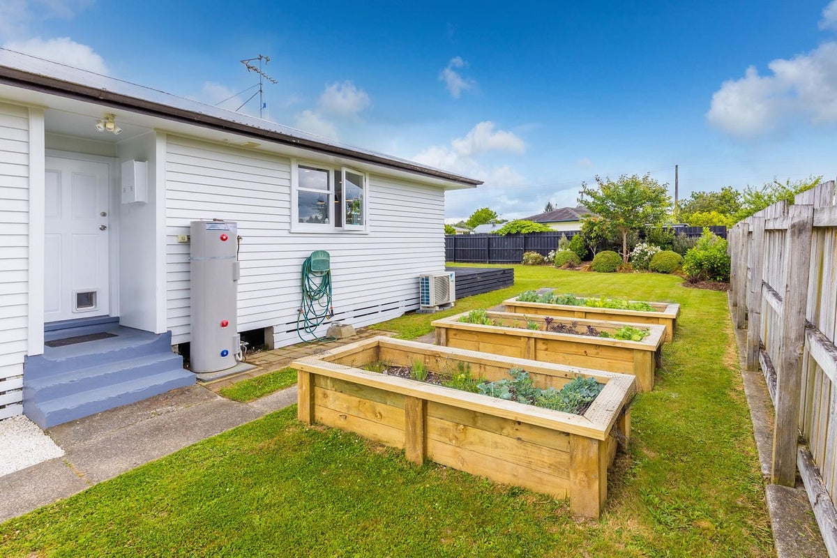 31 Halberg Crescent, Chartwell, Hamilton - Carousel 16