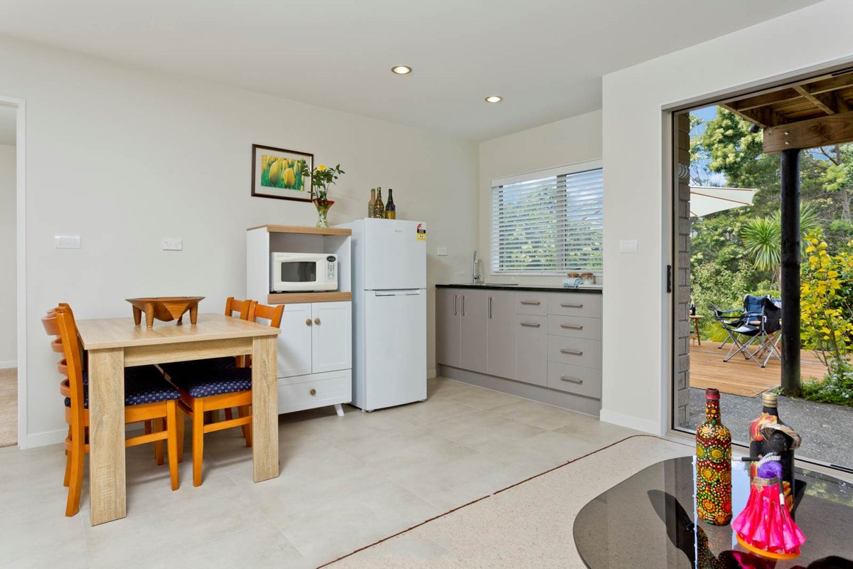 10 Mural Place, Greenhithe, Auckland - Carousel 48