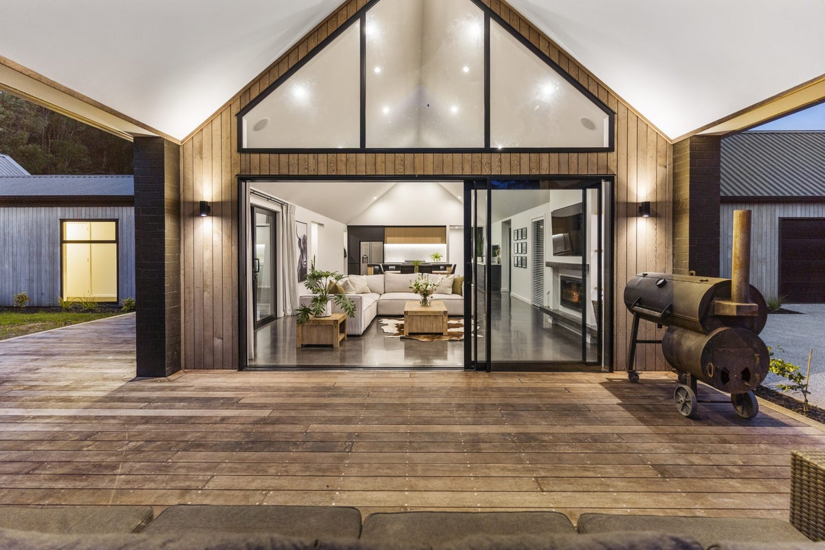 25 Bayer Road, Silverdale - Carousel 2