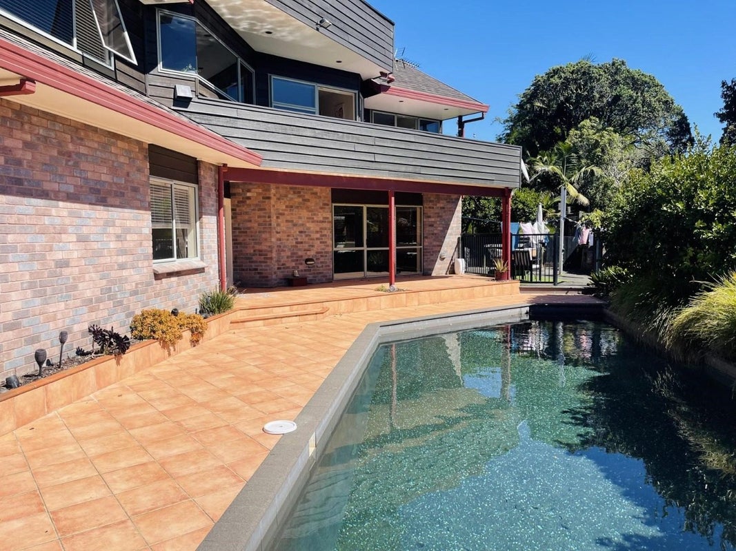 166 Mellons Bay Road, Mellons Bay, Auckland - Carousel 2