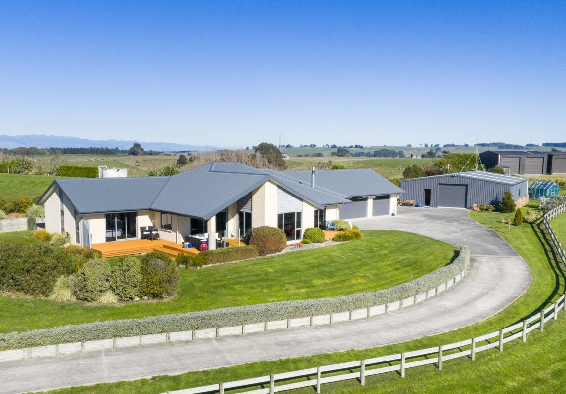 56 Beechwood Drive, Northwood, Christchurch - Carousel 1