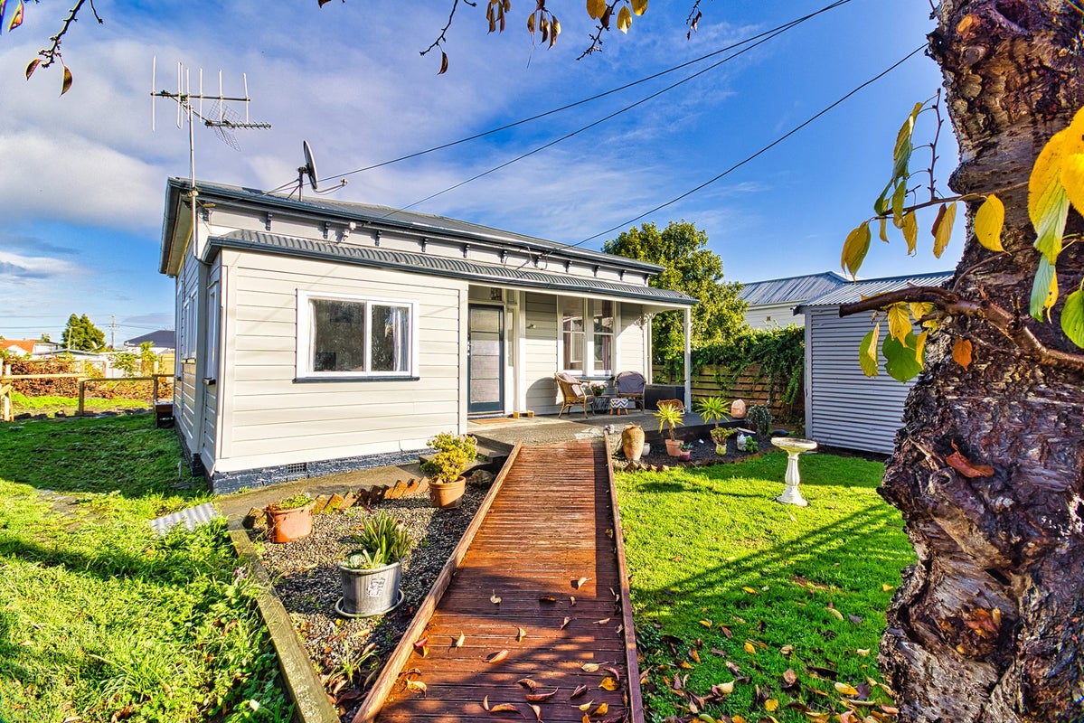 28 Dee Street, Otane - Carousel 1