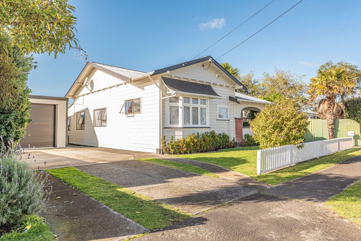 38 Moana Street, Whanganui East, Whanganui - Carousel 1
