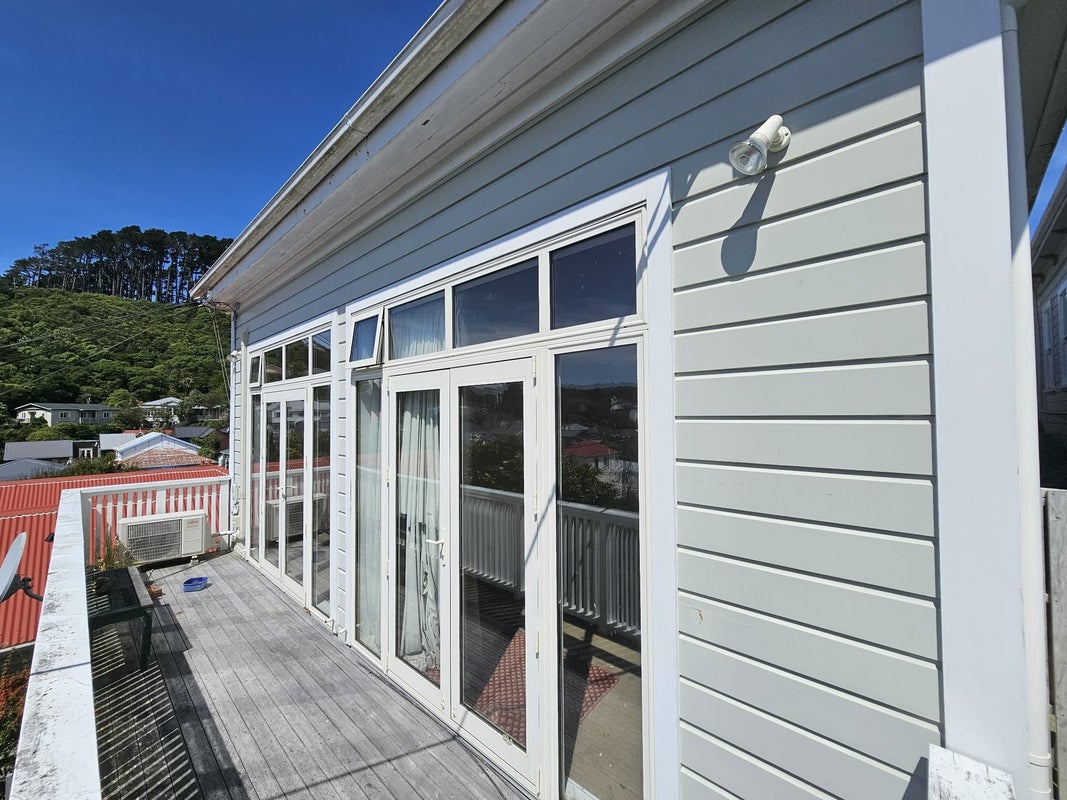 22 Lawrence Street, Newtown, Wellington - Carousel 14