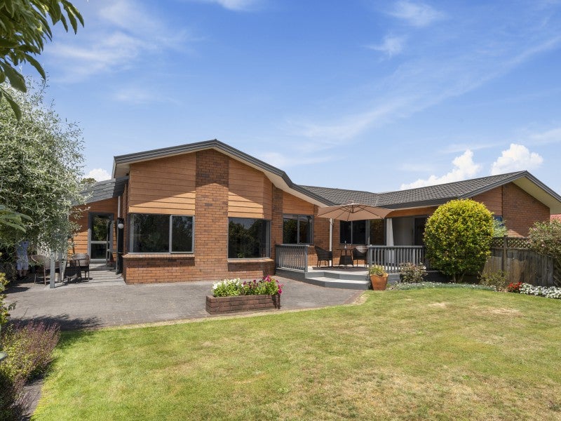 21 Ashmore Drive, Frankleigh Park, New Plymouth - Carousel 2