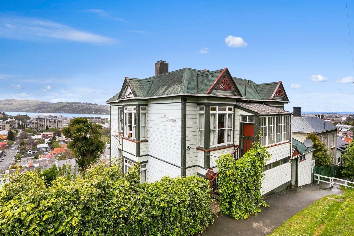 74 Heriot Row, North Dunedin, Dunedin - Carousel 1