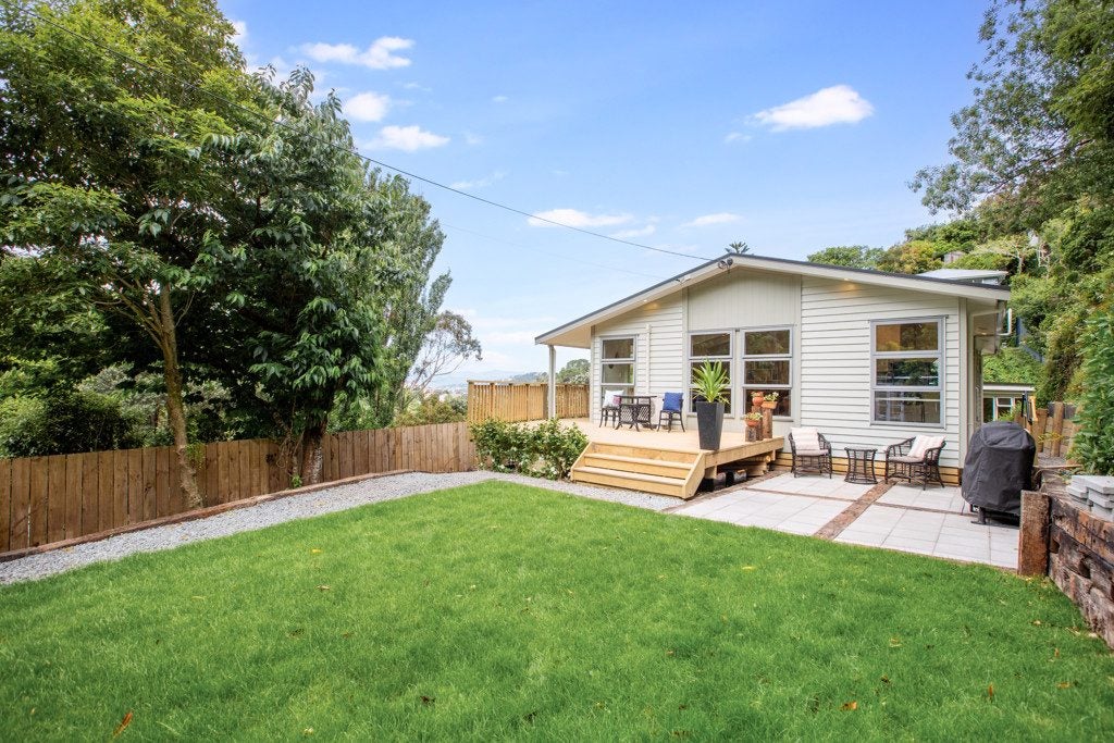 8 Mount Pleasant Road, Aro Valley, Wellington - Carousel 1