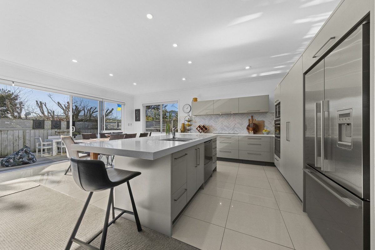 59 Gilbert Street, New Plymouth, New Plymouth - Carousel 1