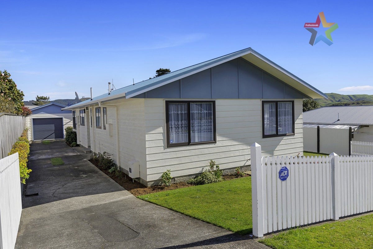 24 Invercargill Drive, Kelson, Lower Hutt - Carousel 1
