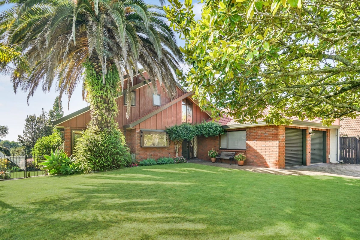 98 Totara Drive, Pukete, Hamilton - Carousel 1