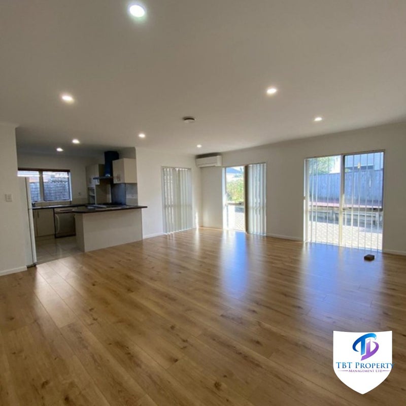 11 Andover Way, Goodwood Heights, Auckland - Carousel 2