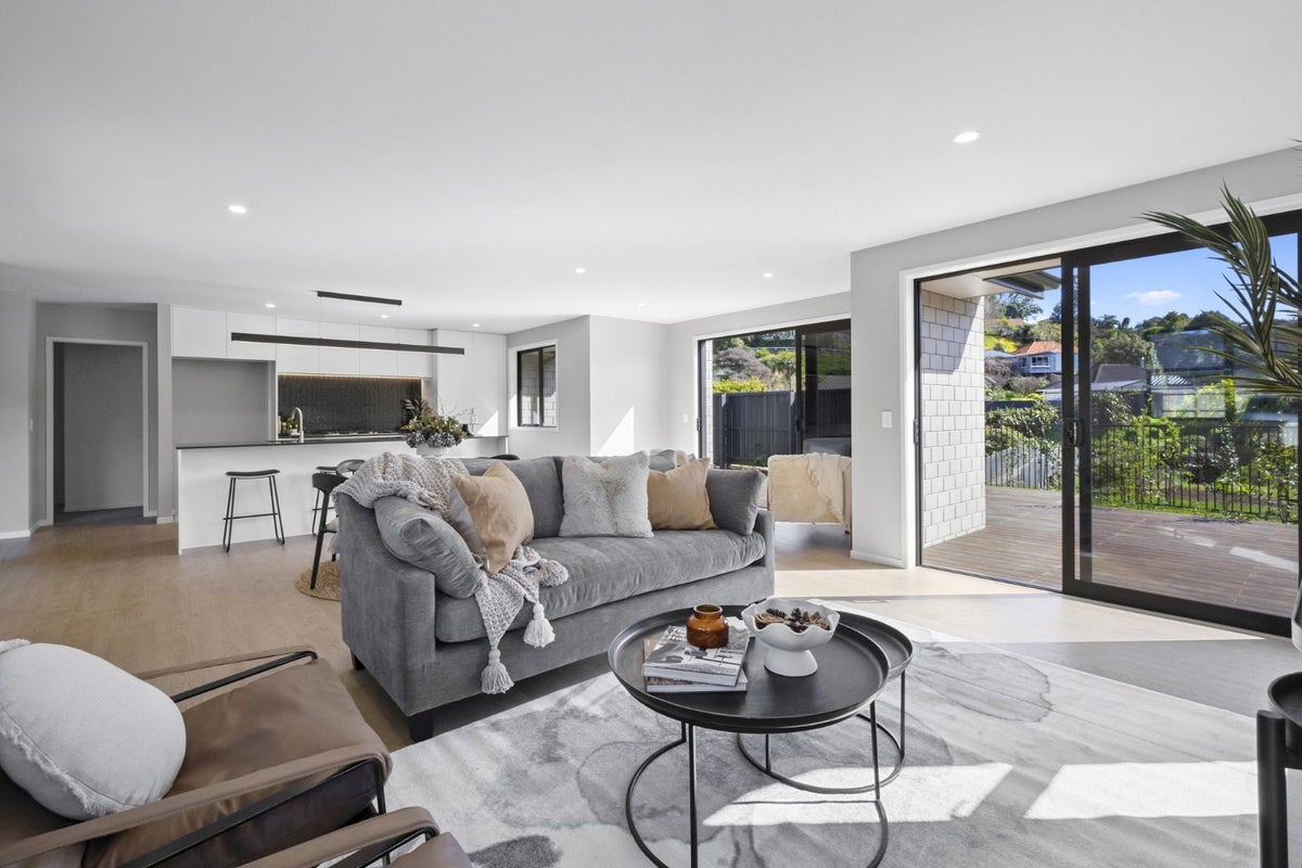 21B Sycamore Grove, Lower Vogeltown, New Plymouth - Carousel 2