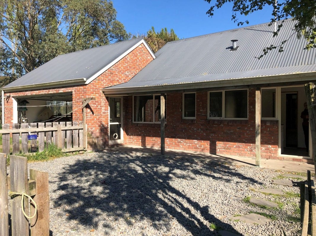 1127 Shands Road, Christchurch - Carousel 11