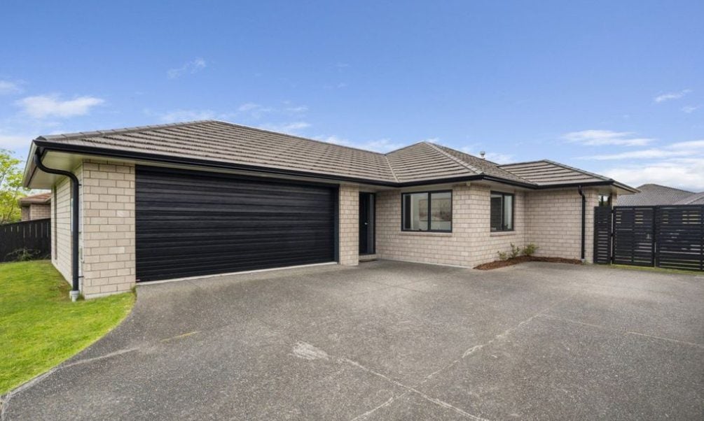 8 Double Bay Road, Pyes Pa, Tauranga - Carousel 2