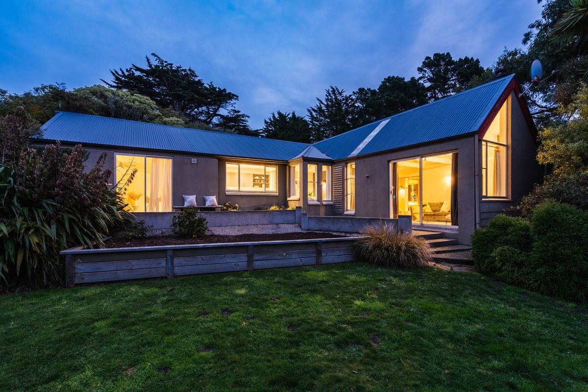 109A Cliffs Road, Saint Clair, Dunedin - Carousel 1