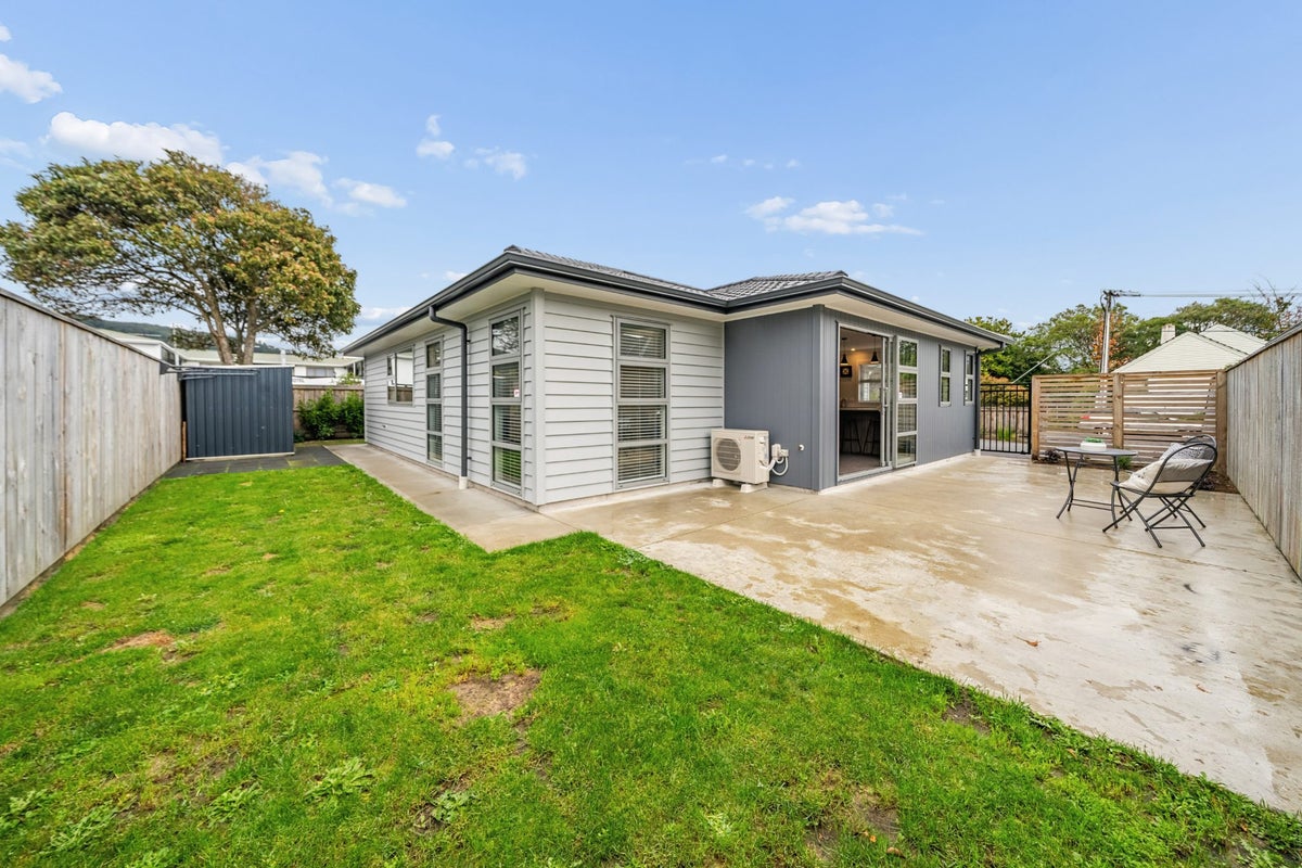 2A Golders Road, Elderslea, Upper Hutt - Carousel 2