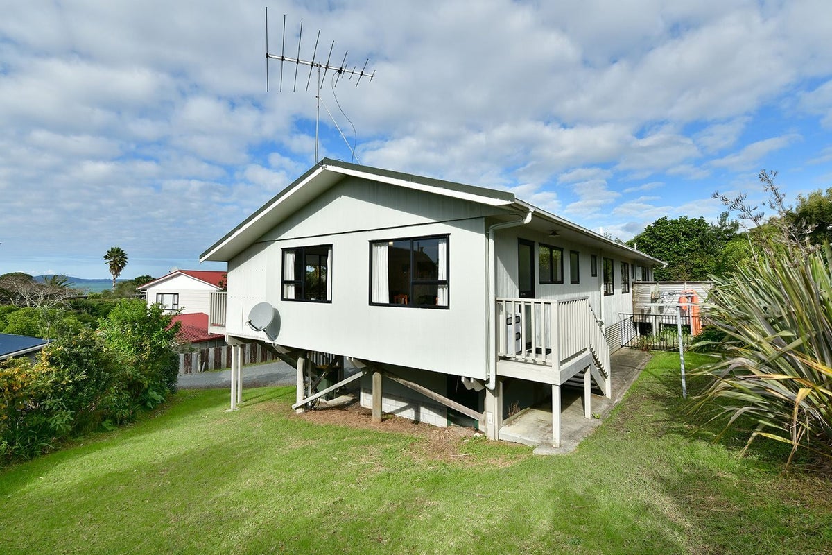 1/41 Tamatea Drive, Snells Beach, Auckland - Carousel 1