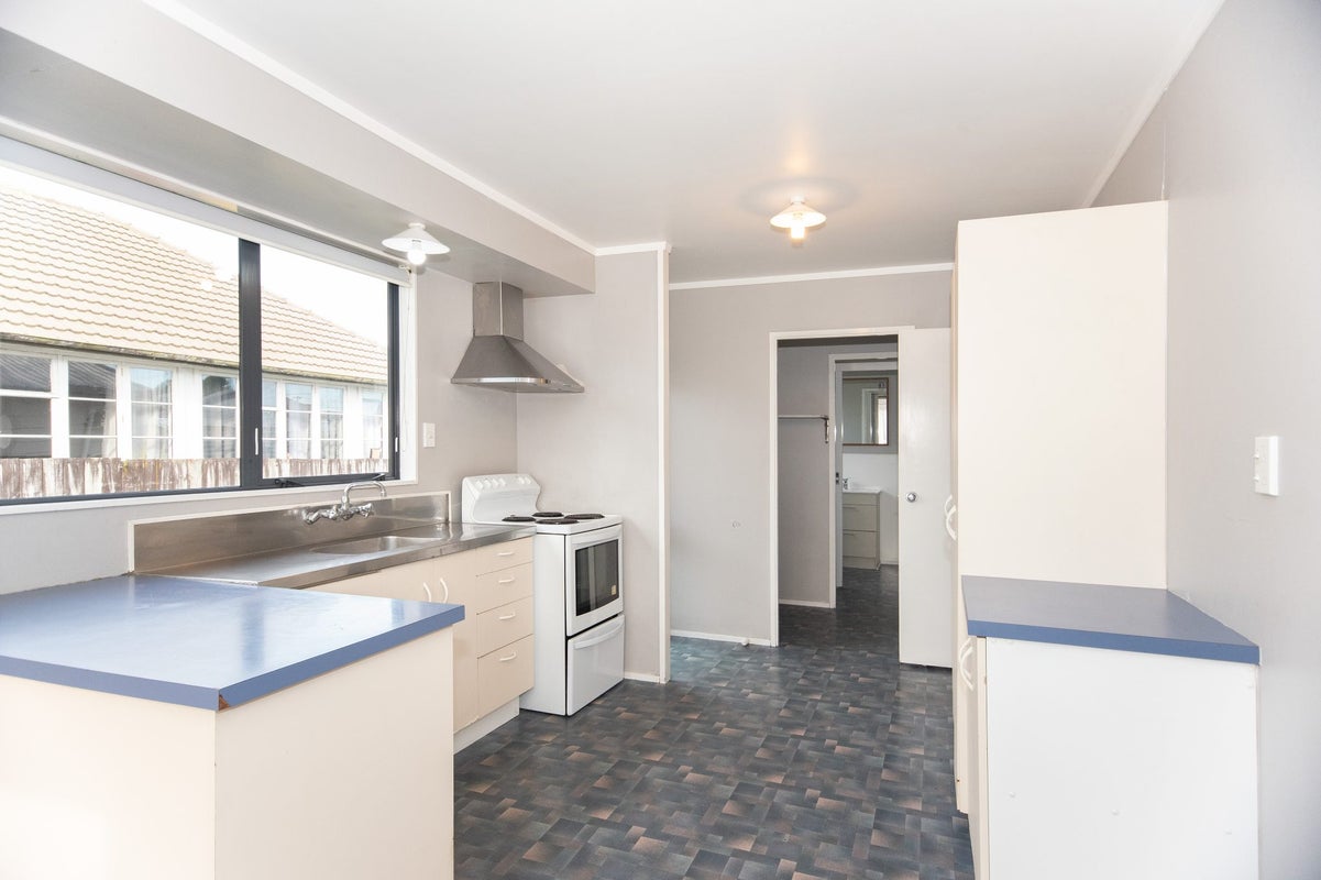 11A Willis Street, Bader, Hamilton - Carousel 2