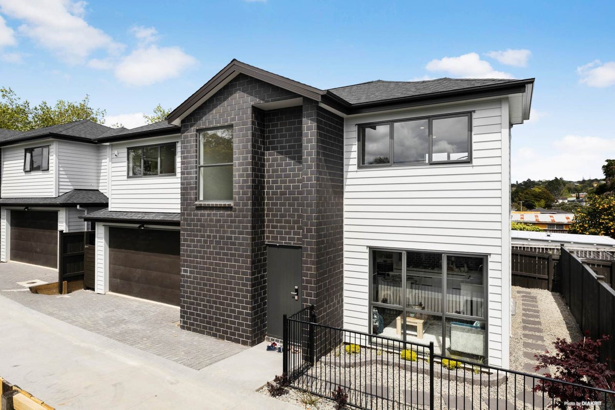 61B Seabrook Avenue, New Lynn, Auckland - Carousel 1