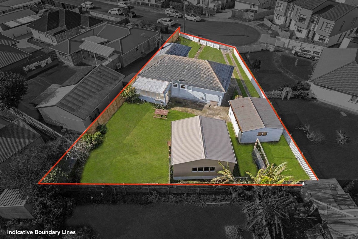 5 Bowen Street, Manurewa East, Auckland - Carousel 1