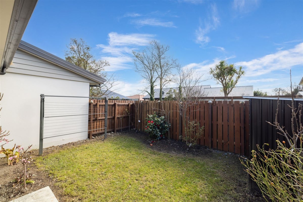 4/21 Allard Street, Edgeware, Christchurch - Carousel 2