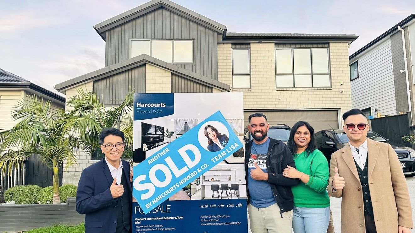 3 Tannaghmore Drive, Flat Bush, Auckland - Carousel 1