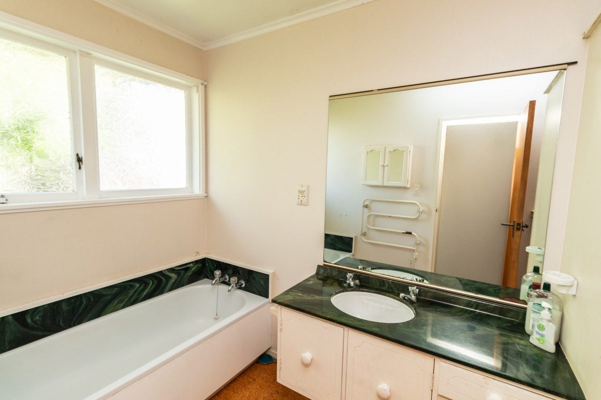 614 High Street, Boulcott, Lower Hutt - Carousel 13