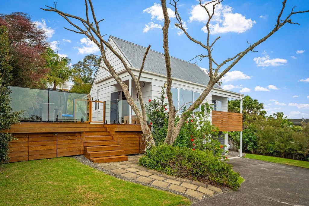 6A D'Oyly Drive, Stanmore Bay, Whangaparaoa - Carousel 1