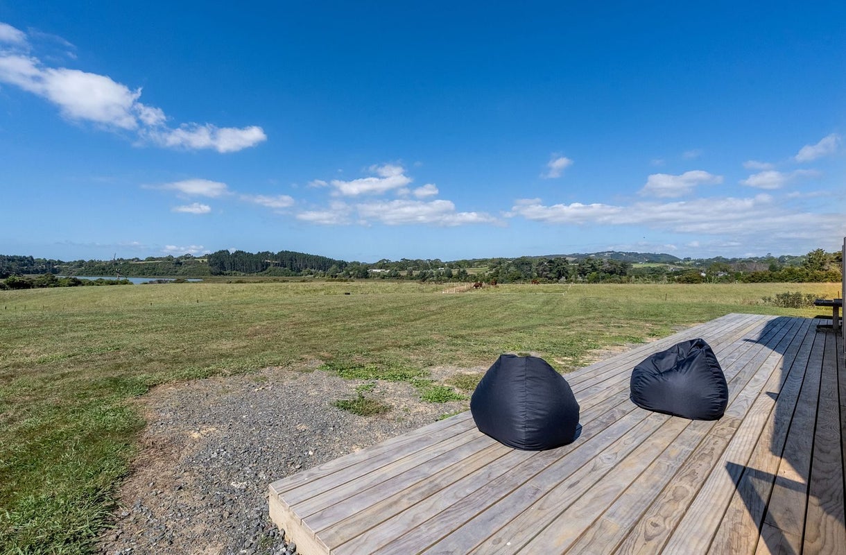 141 Wades Road, Howick - Carousel 2