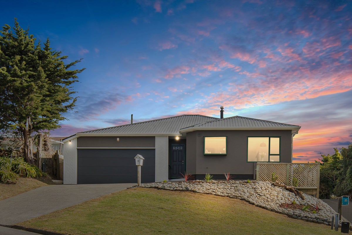 13 Hawtrey Terrace, Johnsonville, Wellington - Carousel 22