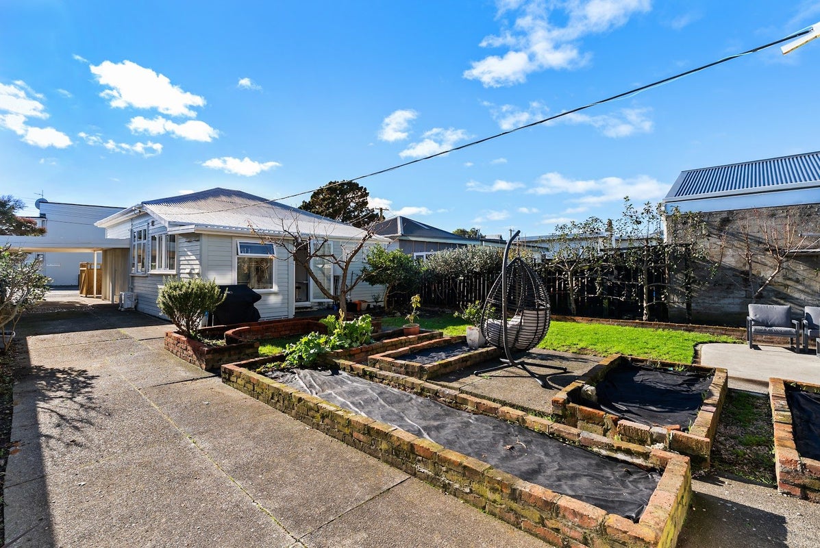 9 East Street, Petone, Lower Hutt, Wellington - Carousel 1