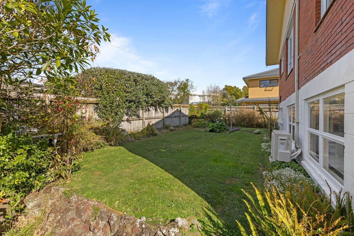 3/10 Shakespeare Road, Milford, North Shore City, Auckland - Carousel 11