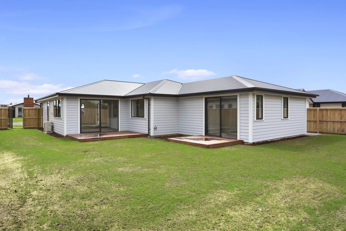 90 Benashet Drive, Lincoln, Lincoln - Carousel 2