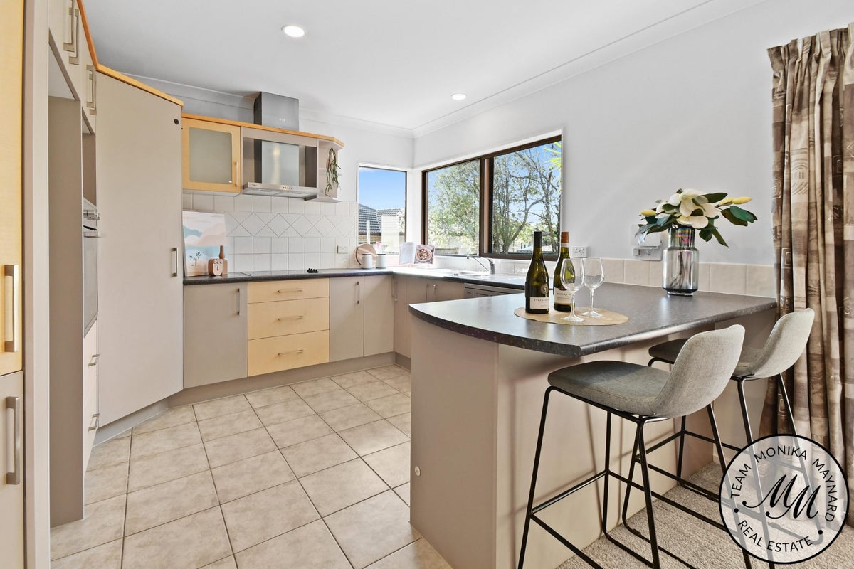 3 Orbit Place, Flat Bush, Auckland - Carousel 2