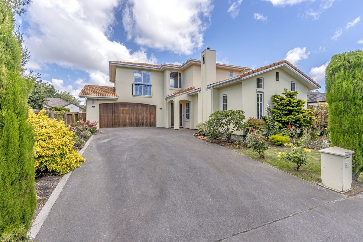 56 Woodhurst Drive, Casebrook, Christchurch - Carousel 1
